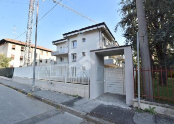 Three-room apartment Via Alessandro Volta, Vignate - photo 22