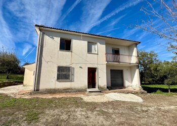 Foto 1 - Casa indipendente CONTRADA TORANO
 
16, Fontanarosa - foto 1