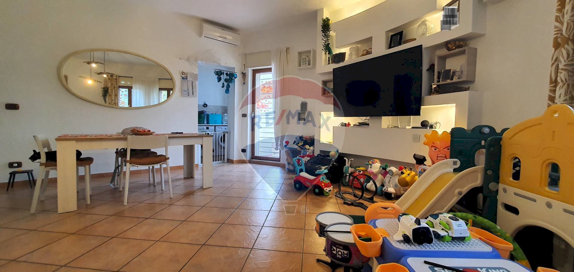 Sala da pranzo - Semi-detached house Via X Marzo
 
69, Modugno - photo 3