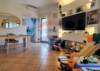 Sala da pranzo - Casa semi indipendente Via X Marzo
 
69, Modugno - foto 3