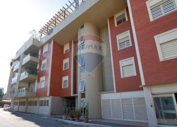 Edificio all\'aperto - Appartamento Orfeo Mazzitelli
 
47, Bari - foto 2