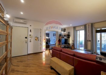 Soggiorno - Appartamento Orfeo Mazzitelli
 
47, Bari - foto 6