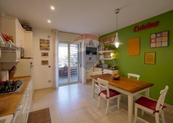 Cucina - Appartamento Orfeo Mazzitelli
 
47, Bari - foto 9