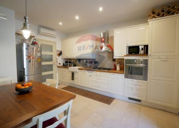 Cucina - Appartamento Orfeo Mazzitelli
 
47, Bari - foto 10