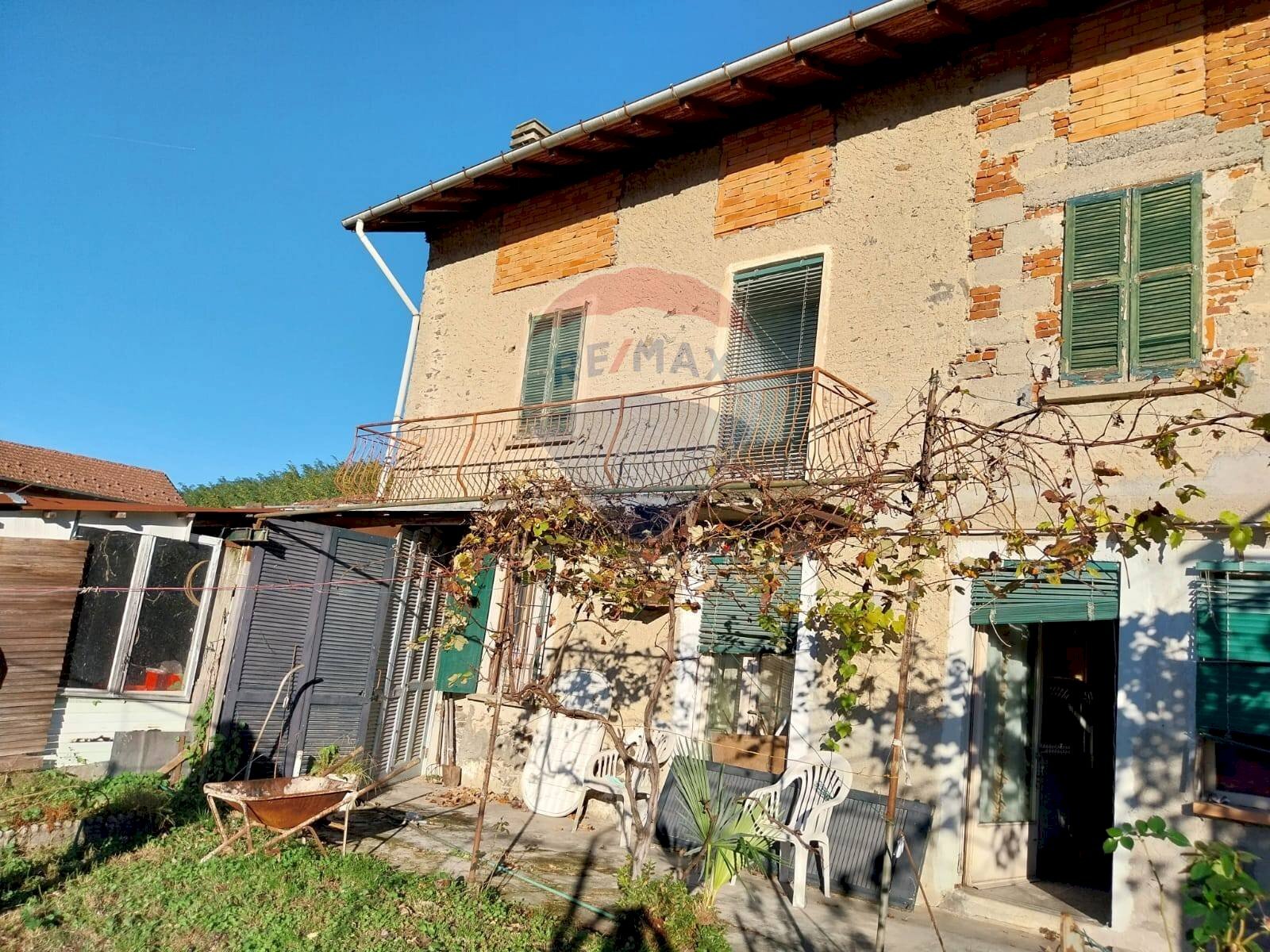 Casa all\'aperto - Casa indipendente via La Pezza
 
3, Luino - foto 1