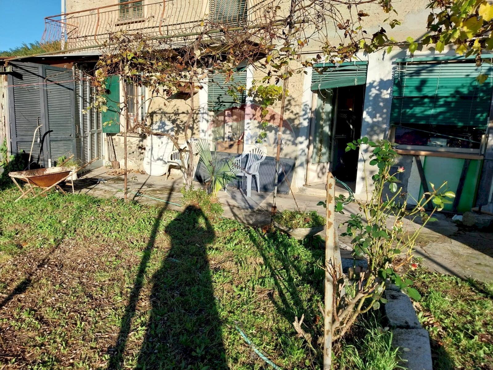 Giardino - Casa indipendente via La Pezza
3, Luino - foto 3