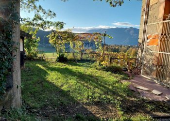 Giardino - Casa indipendente via La Pezza
 
3, Luino - foto 7