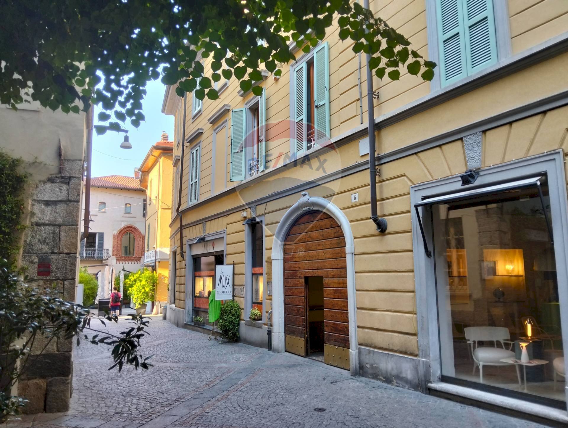 Edificio all\'aperto - Quadrilocale via albuzzi
 
6, Varese - foto 1