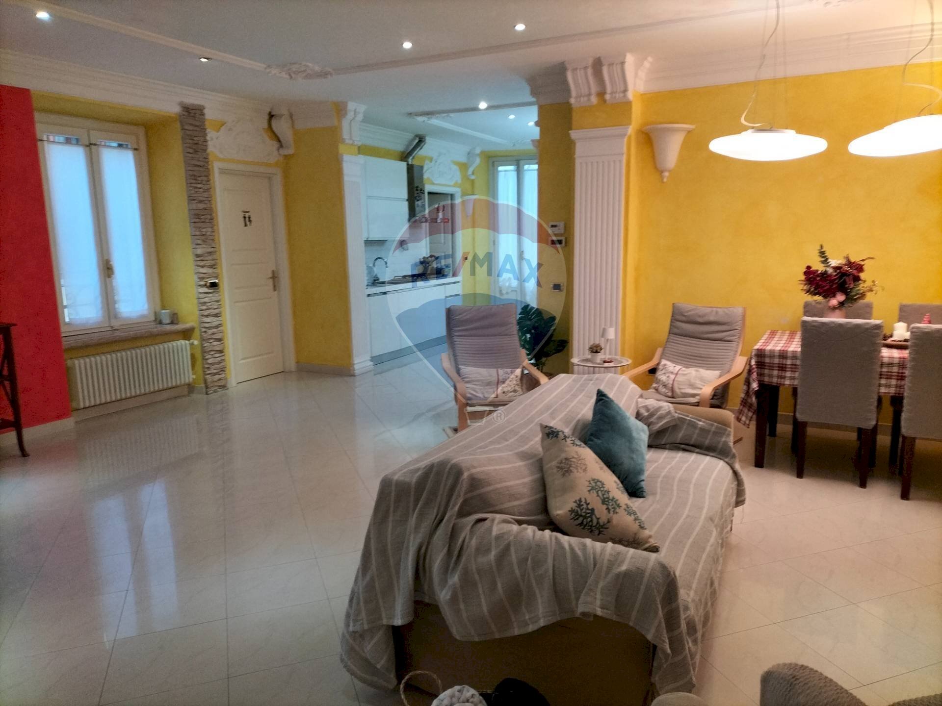 Sala da pranzo - Quadrilocale via albuzzi
 
6, Varese - foto 3