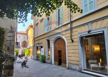 Edificio all\'aperto - Quadrilocale via albuzzi
 
6, Varese - foto 1