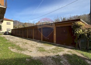 Giardino - Bilocale viale varese
 
27, Viggiù - foto 14