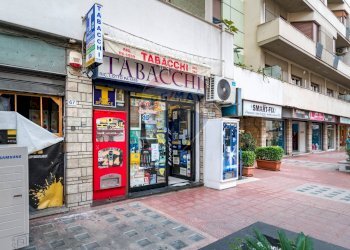 Edificio all\'aperto - Commercial Activity Via Marchese Di Villabianca
 
65, Palermo - photo 1