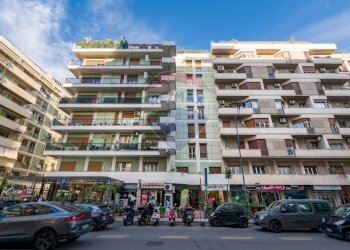 Edificio all\'aperto - Commercial Activity Via Marchese Di Villabianca
 
65, Palermo - photo 2