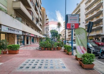 Edificio all\'aperto - Commercial Activity Via Marchese Di Villabianca
 
65, Palermo - photo 4