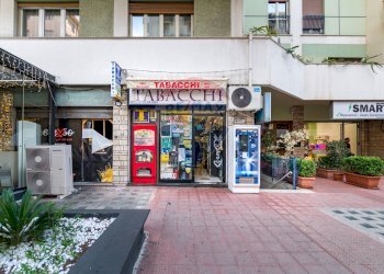 Edificio all\'aperto - Commercial Activity Via Marchese Di Villabianca
 
65, Palermo - photo 5