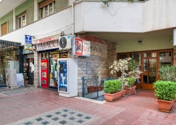 Edificio all\'aperto - Commercial Activity Via Marchese Di Villabianca
 
65, Palermo - photo 8