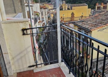 Balcone - Casa semi indipendente Corso Umberto
 
103, Motta Camastra - foto 16