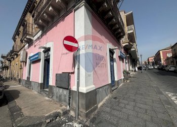 Edificio all\'aperto - Negozio via roma
 
107, Belpasso - foto 12
