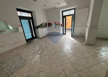 Stanza vuota - Negozio via roma
 
107, Belpasso - foto 18