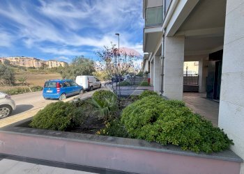 Edificio all\'aperto - Negozio Via degli Orti
 
2, Caltanissetta - foto 2