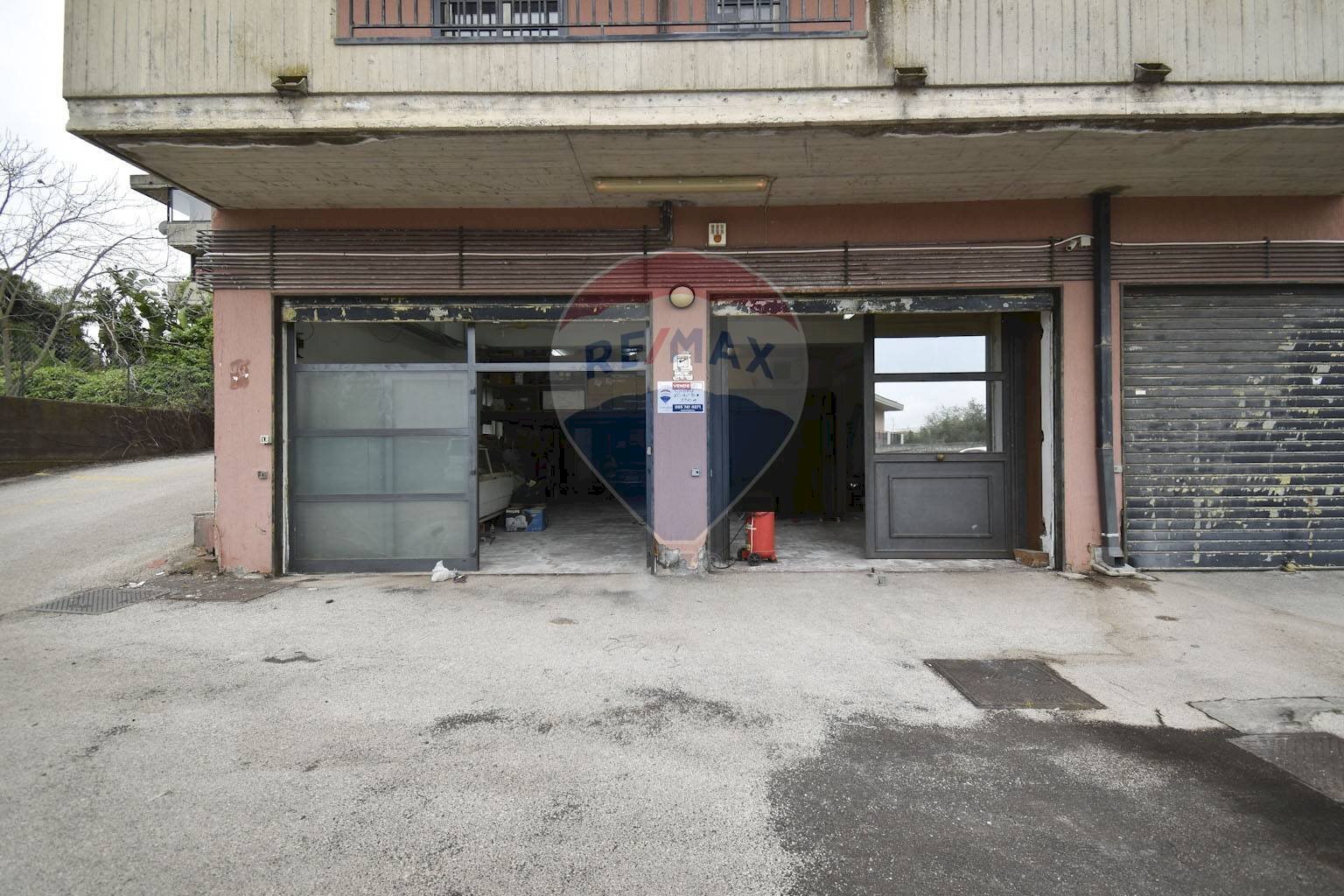 Edificio all\'aperto - Locale Commerciale via Gramsci
 
152, Gravina di Catania - foto 2