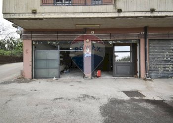 Edificio all\'aperto - Locale Commerciale via Gramsci
 
152, Gravina di Catania - foto 2