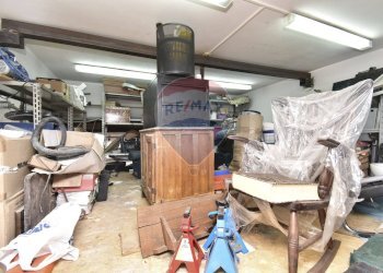 Dispensa di stoccaggio - Locale Commerciale via Gramsci
 
152, Gravina di Catania - foto 17