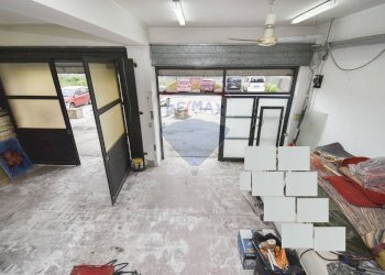 Ricezione / Lobby - Locale Commerciale via Gramsci
 
152, Gravina di Catania - foto 18