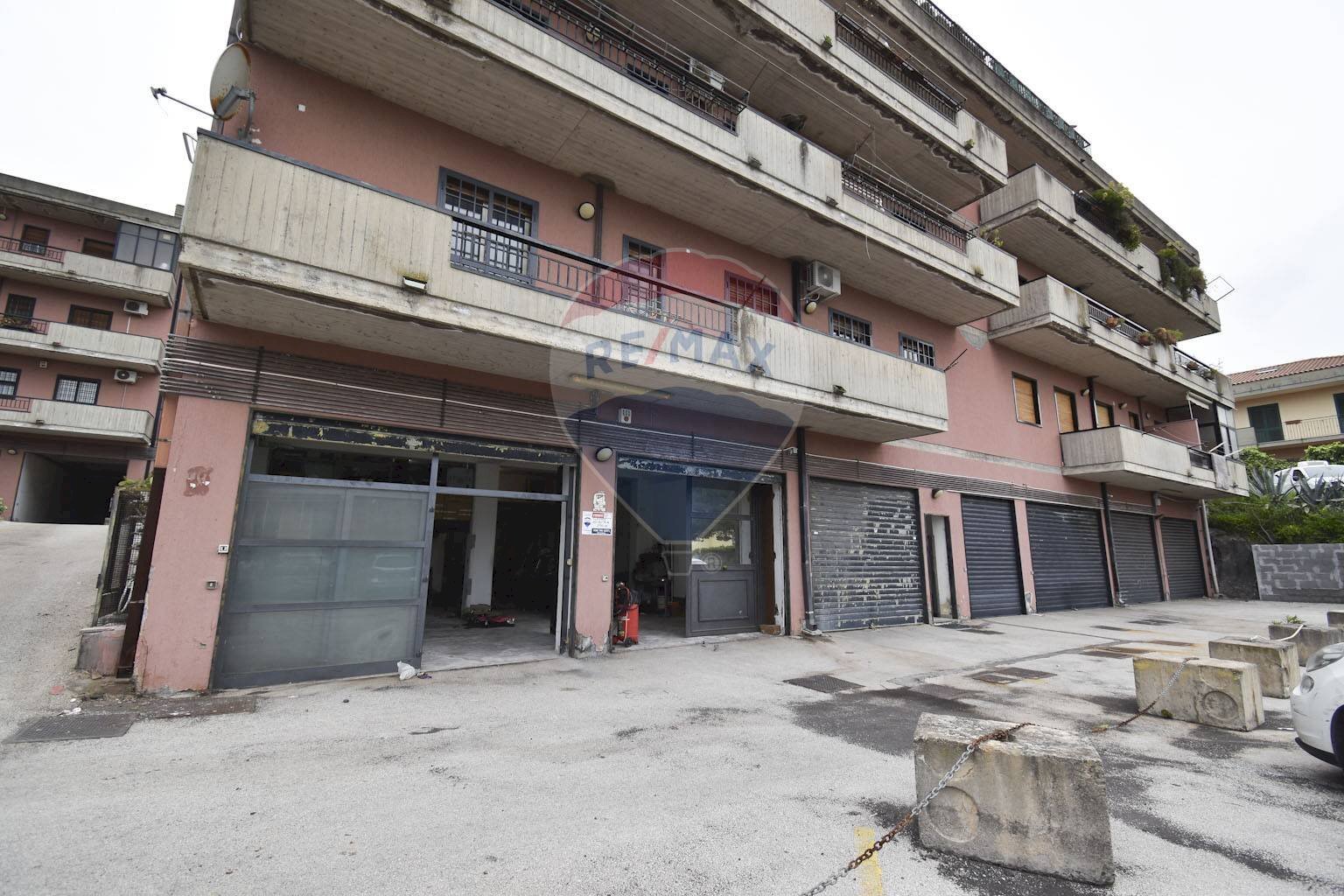 Edificio all\'aperto - Locale Commerciale Via Gramsci
 
152, Gravina di Catania - foto 1