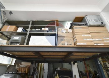 Edificio all\'aperto - Locale Commerciale Via Gramsci
 
152, Gravina di Catania - foto 23