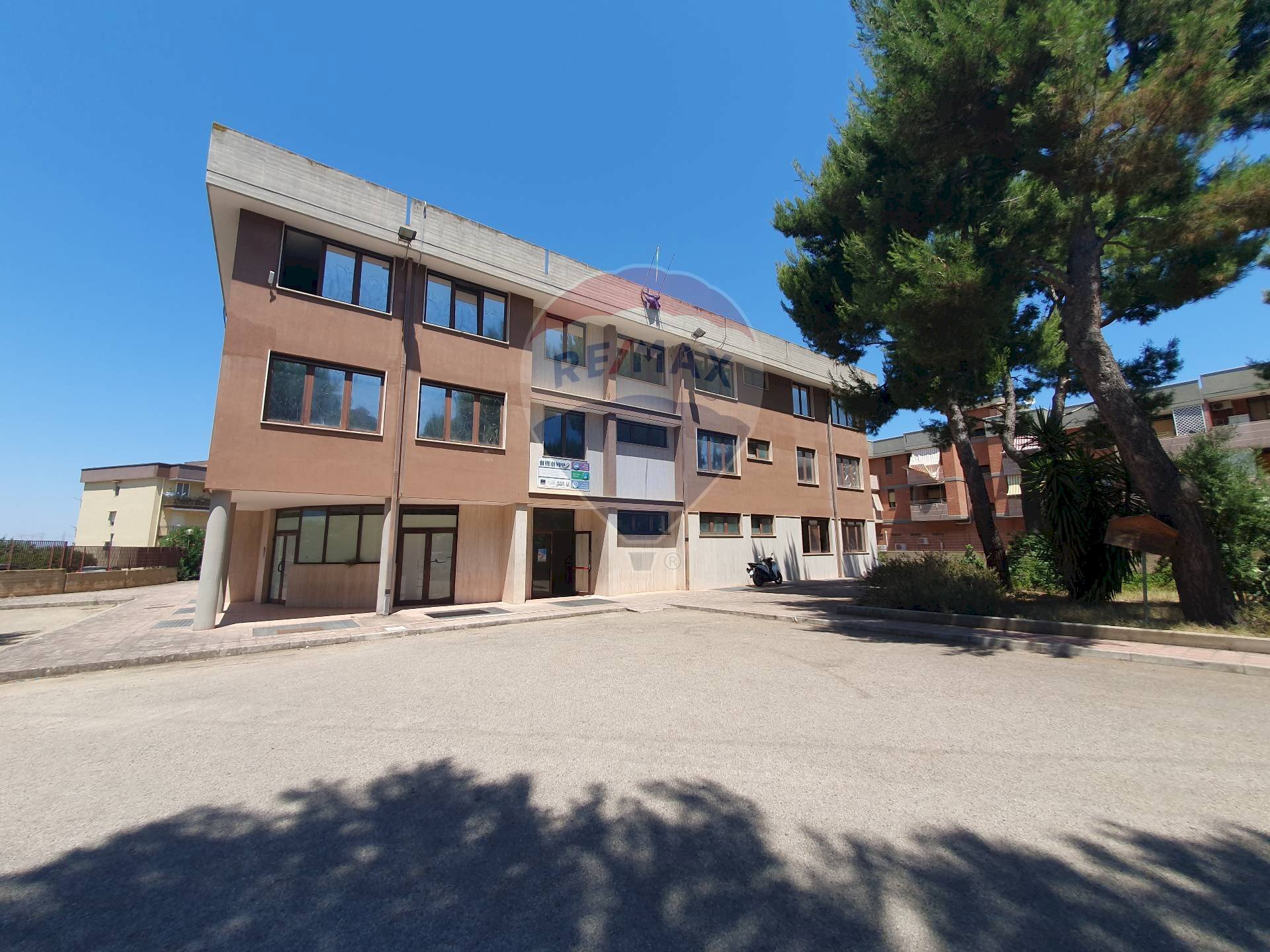 Edificio all\'aperto - Stable - Palace Piazza Giulio Cesare, Valenzano - photo 3