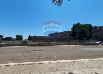 Edificio all\'aperto - Stable - Palace Piazza Giulio Cesare, Valenzano - photo 13