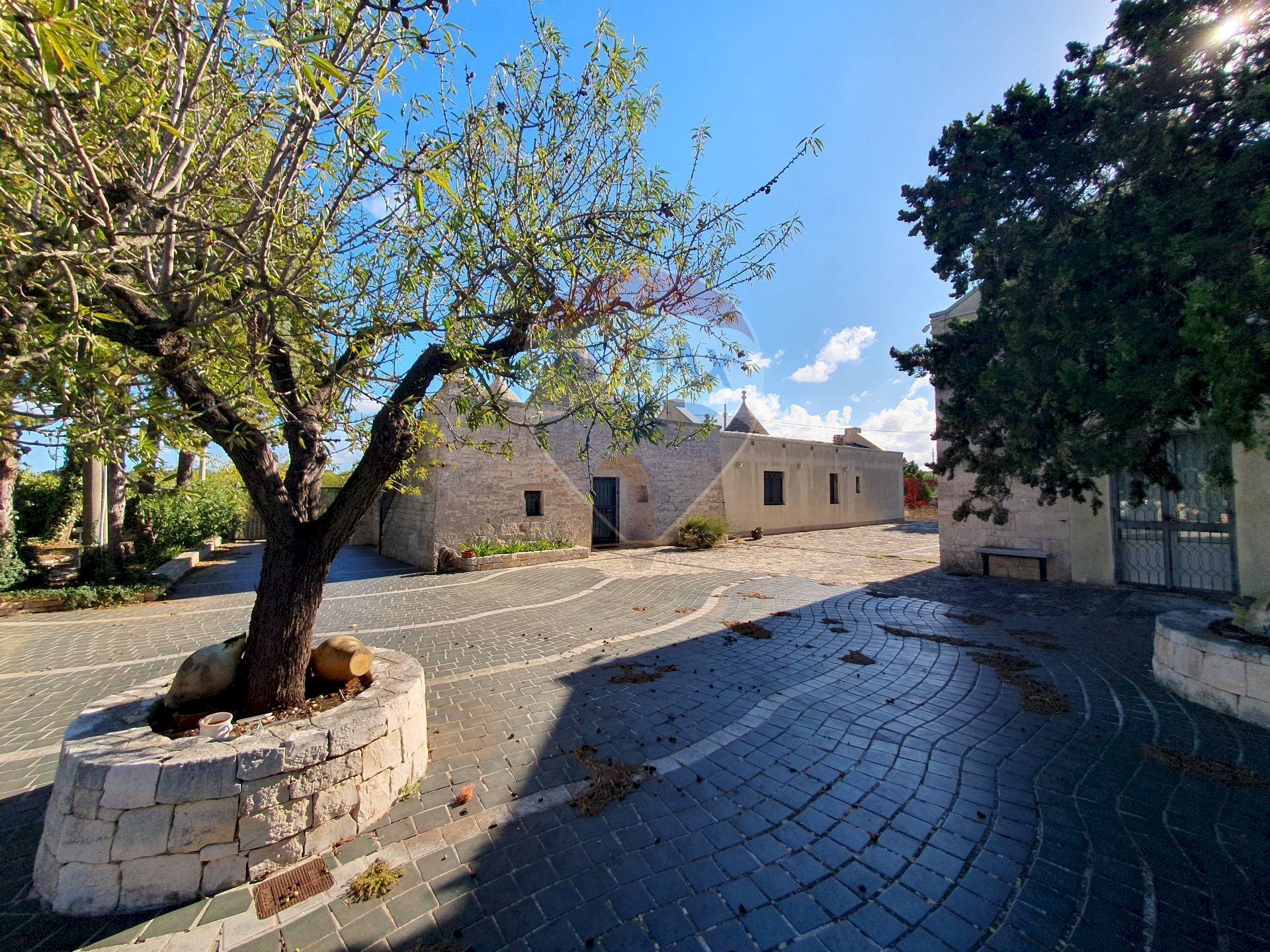 VISUALE ESTERNA TRULLI - Baita Strada Monte Tre Carlini, Martina Franca - foto 1