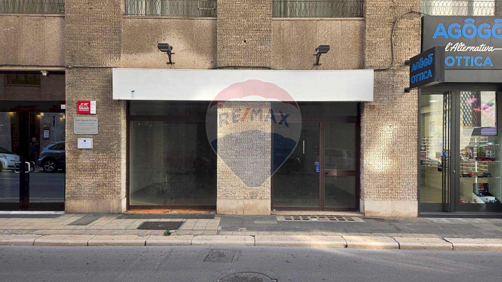 Edificio all\'aperto - Commercial Premises Via Andrea Da Bari
 
30, Bari - photo 1