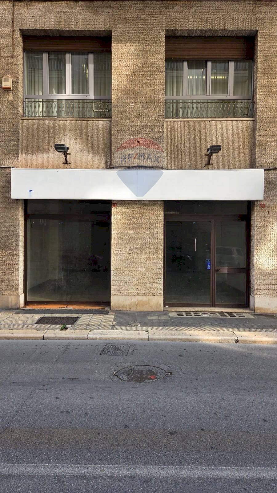 Edificio all\'aperto - Commercial Premises Via Andrea Da Bari
 
30, Bari - photo 2