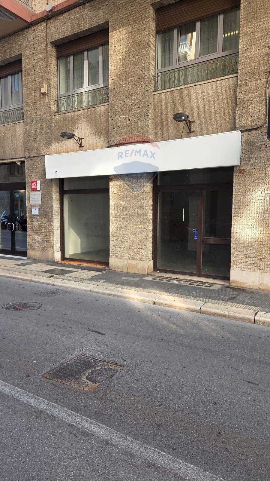 Edificio all\'aperto - Commercial Premises Via Andrea Da Bari
 
30, Bari - photo 3