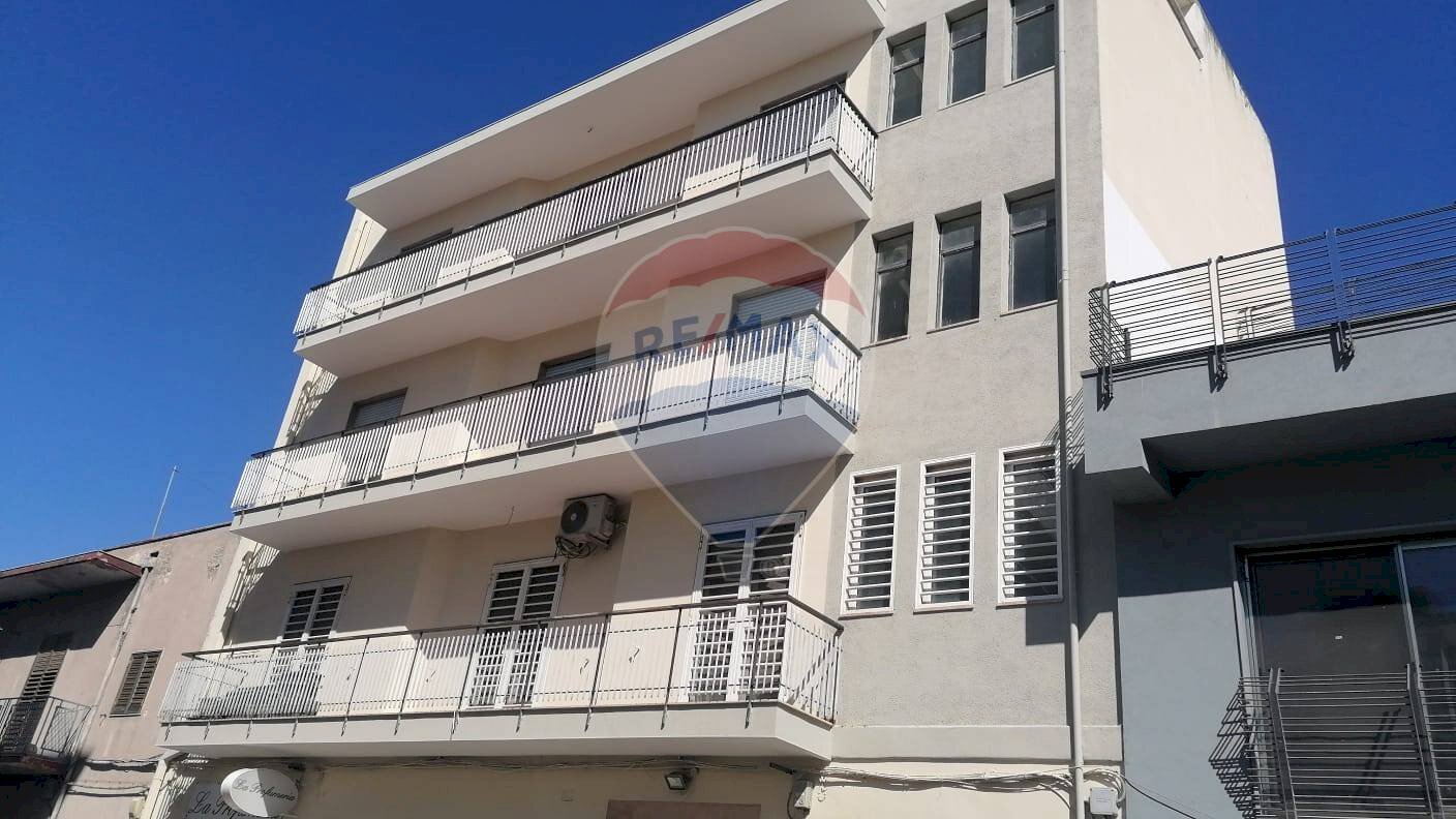 Edificio all\'aperto - Quadrilocale Via Armando Diaz
 
21, Bari - foto 1
