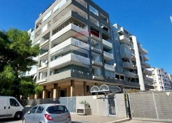 Edificio all\'aperto - Appartamento Via Giacomo Puccini
 
1, Bari - foto 1