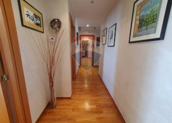 Hall / corridoio - Appartamento Via Giacomo Puccini
 
1, Bari - foto 12