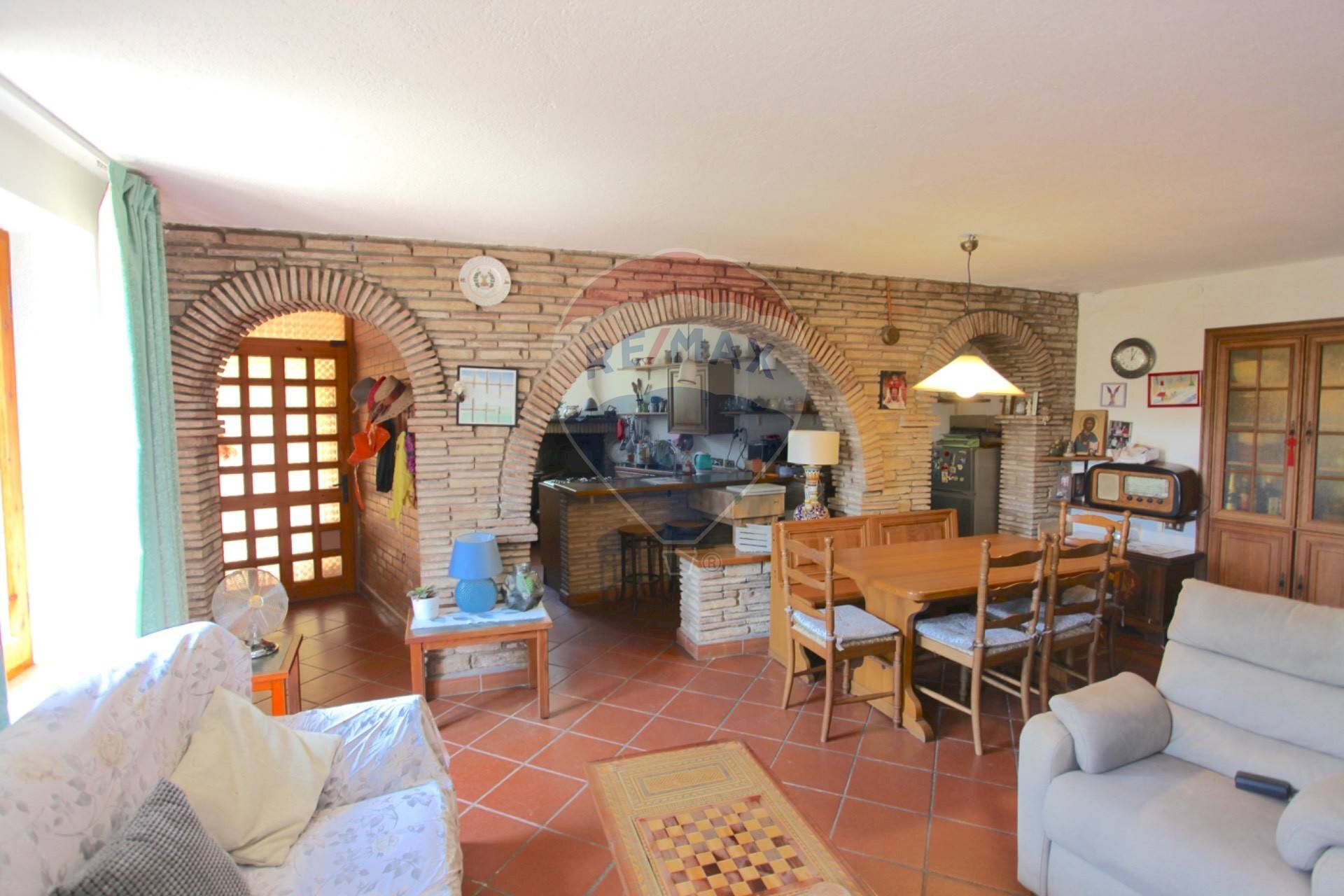 Sala da pranzo - Semi-detached house Via Rocca Sant'Angelo
 
46, Assisi - photo 3