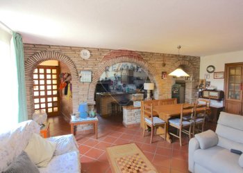Sala da pranzo - Casa semi indipendente Via Rocca Sant'Angelo
 
46, Assisi - foto 3