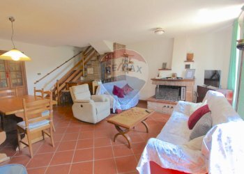 Sala da pranzo - Casa semi indipendente Via Rocca Sant'Angelo
 
46, Assisi - foto 6