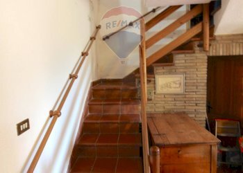 Scale - Casa semi indipendente Via Rocca Sant'Angelo
 
46, Assisi - foto 10