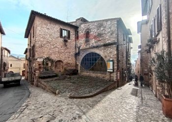 Edificio all\'aperto - Trilocale Spello - foto 5