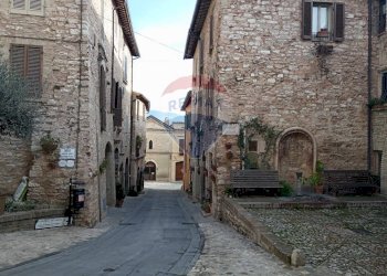 Edificio all\'aperto - Trilocale Spello - foto 28