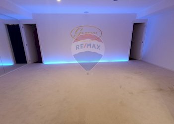 Stanza vuota - Locale Commerciale Strada Settevalli, Pila
 
925, Perugia - foto 8