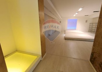 Hall / corridoio - Locale Commerciale Strada Settevalli, Pila
 
925, Perugia - foto 13