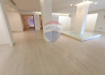 Stanza vuota - Locale Commerciale Strada Settevalli, Pila
 
925, Perugia - foto 19