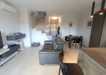 Sala da pranzo - Quadrilocale Strada Lidarno Petrignano
 
3 R, Perugia - foto 10