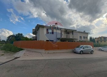 Casa all\'aperto - Quadrilocale Strada Lidarno Petrignano
 
3 R, Perugia - foto 2